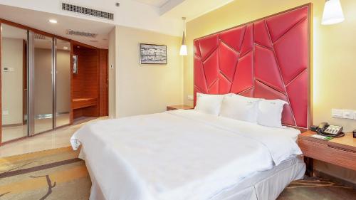 Executive King Room - Non-Smoking image 6