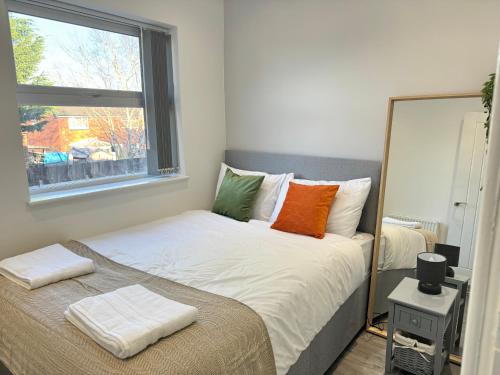 Now Screening…Large Movie Place 60 Inch TV (Sleep 11), Liverpool (photo 3)