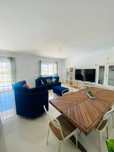 Shared lounge/TV area, Vivenda Soares in Estômbar