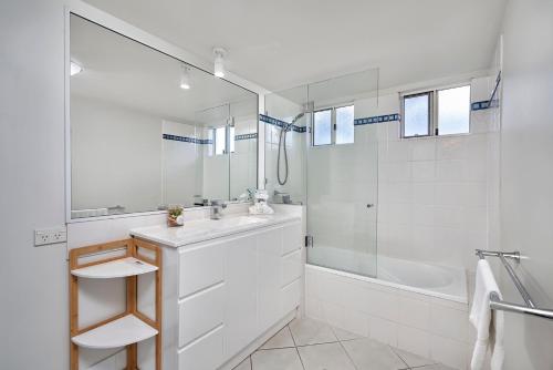 Three-Bedroom Apartment image 4