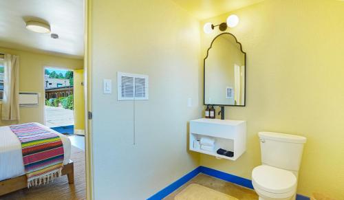 Siesta Motel - image 12