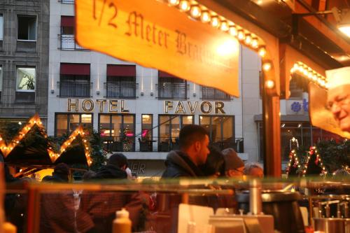 Hotel Favor - image 9