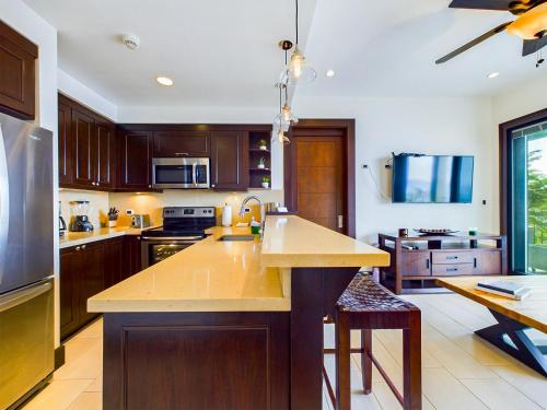 360 Splendor 405 Ocean View Condo- With Breakfast - image 5