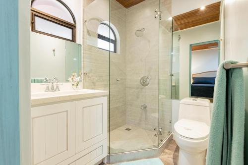 Flamingo Marina Cove 404- Oceanfront Condo