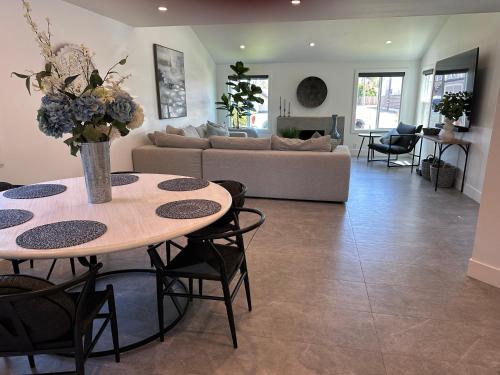 Urban Beach House- Downtown Huntington Beach in Huntington Beach, USA