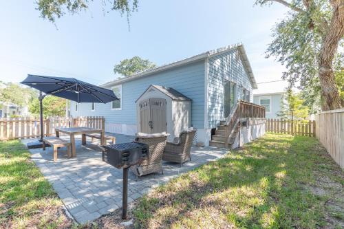 Exterior view, The Salty Anchor-Walk to Beach-Boat Ramp-Dogs OK in Vilano Beach