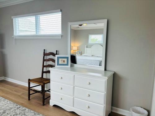 Buckeye's at the Beach Home - image 6