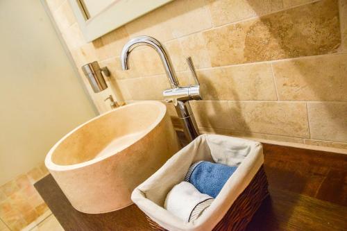 Buzoianu Residence by Holztreppe