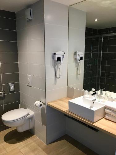 Brit Hotel Martigues Nord - image 11
