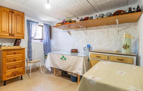 Lovely Home In Canillas De Albaidas - Tap to explore photos