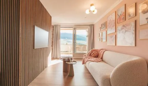 Appartement thématique Au Creux de la rose in Couvet, Schweiz