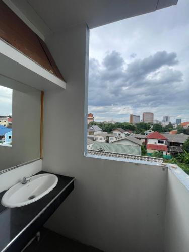 L'NER chiang mai