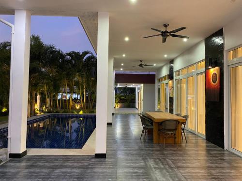 Ban Khun Tu Pool Villa - Tap to explore photos