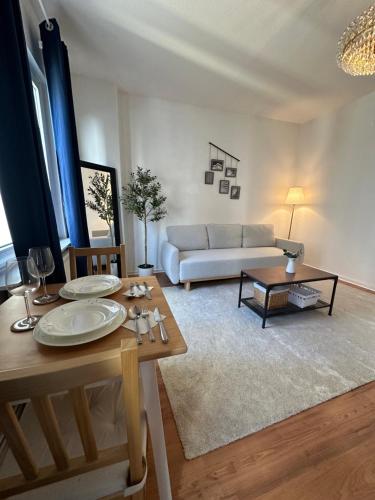 Luxury ,2 Room, Elite Location, 2 LCD TV, Hanower