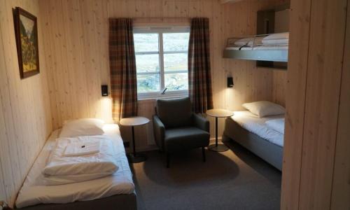 2 twin beds