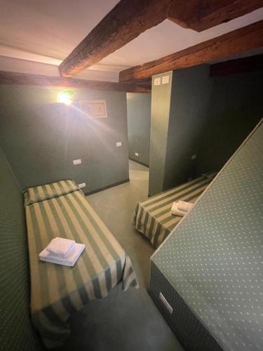 Quadruple Room image 1