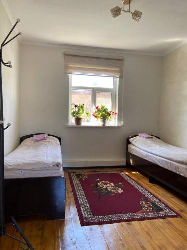 2 twin beds