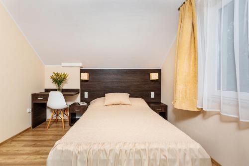 2 bedrooms, 5 beds