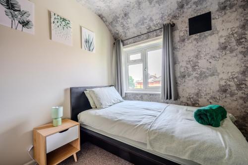 Etihad Coop Live, free parking, WiFi, self checkin