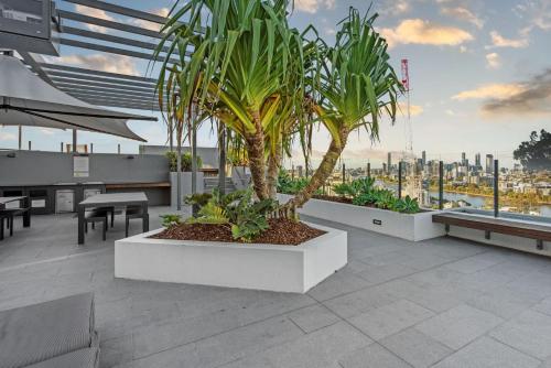 Captivating Convenience 1Bed 1Bath 1Car Views in 圖翁