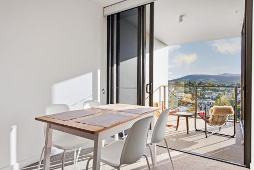 Captivating Convenience 1Bed 1Bath 1Car Views in 圖翁