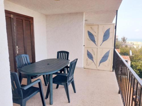 Two-Bedroom Apartment with Sea View image 1