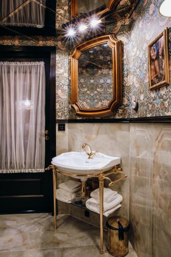 Grande Chambre Noble image 9