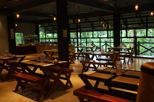 Étterem, Vajra Ayurveda and Yoga Retreat in Kodanad