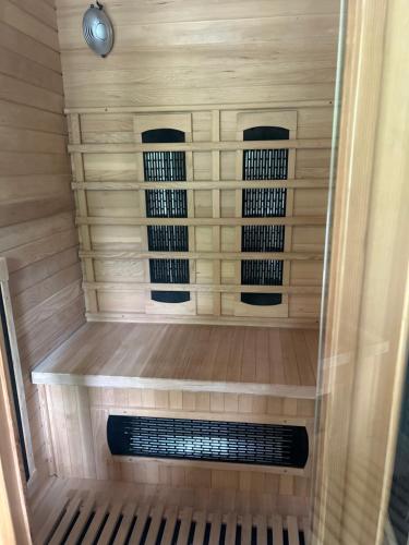 1Lochness glam lodges in North Kessock