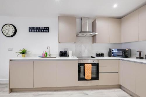 Kitchen, Modern 2 Bedroom Apartments Town Centre Camberley in Camberley