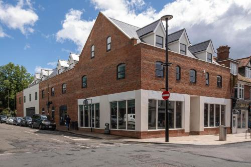Exterior view, Modern 2 Bedroom Apartments Town Centre Camberley in Camberley