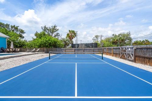 Blu Star Oasis Beach Pool Pickleball in St. Augustine, USA