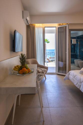 Aura Room 3