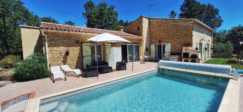 Maison provençale dans un cadre bucolique Maison provençale dans un cadre bucolique