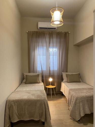 2 twin beds