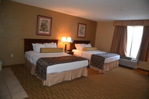 Queen Room with Two Queen Beds - Pet Friendly