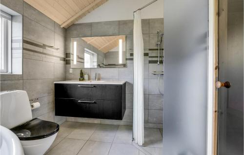 Bathroom, Lovely Home In Hobro With Wifi in Hobro