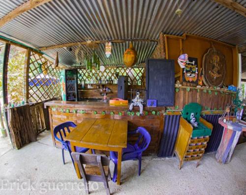 Hostal Caño Nevera (Hostal Cano Nevera) in La Macarena