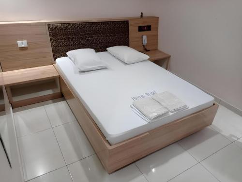 Standard Single Room image 3