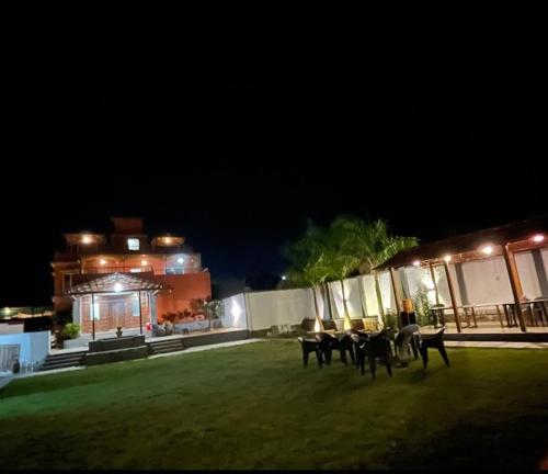 Red Palace Villa, Malavli