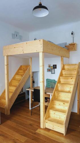 Apartment mit Balkon