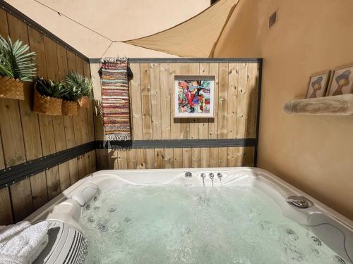 جاكوزي, Ink Hotels House of Europe in كريتي آيلند