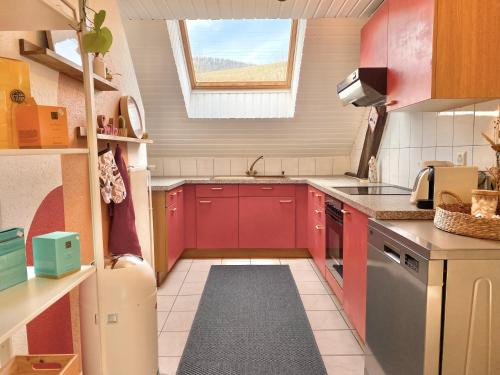 kuhinja, Appartement thématique Art Moderne (Appartement thematique Art Moderne) in Travers