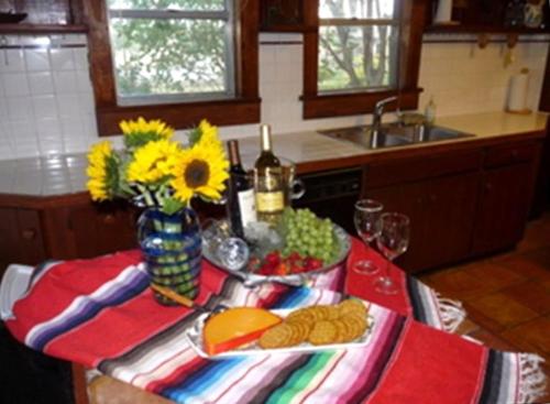 Poco Loco Ranch on the Guadalupe River in Kreutzberg, USA