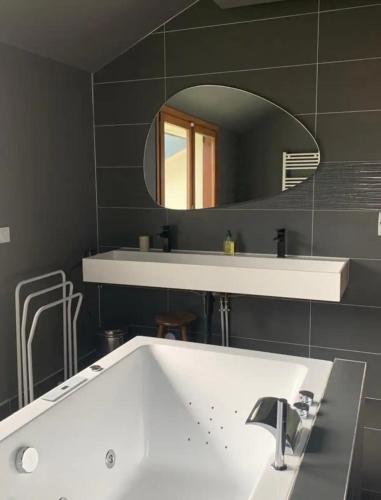 Villa piscine vue Lac 4 chambres in Anthy-sur-Leman