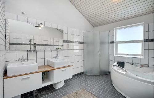 Bathroom, Four-Bedroom Holiday Home In Tarm in Hemmet