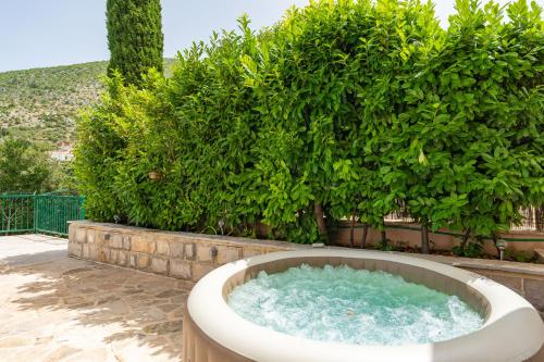Apkārtne, Villa Petmat - Elegant Country Villa with Private Pool & 6 Bedrooms in Gromaca