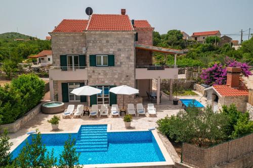 Viesnīcas āriene, Villa Petmat - Elegant Country Villa with Private Pool & 6 Bedrooms in Gromaca