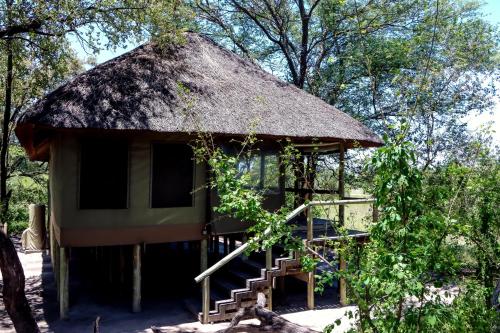 Hyenas Howl Cabins & Campground in Muchenje