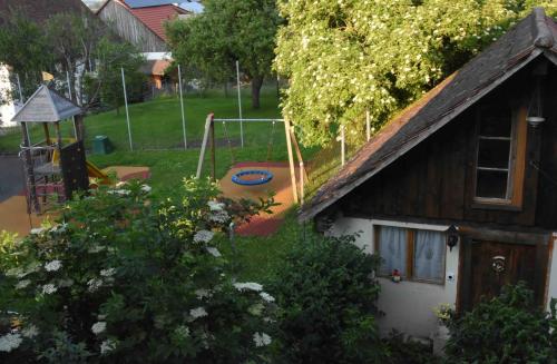 Igrišče, Gîte équestre Au village 45 (Gite equestre Au village 45) in Courtedoux